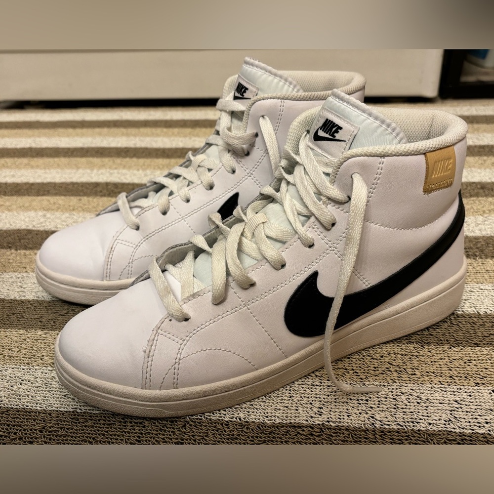 Nike Men’s Court Royale 2 High Top Sneaker size 9